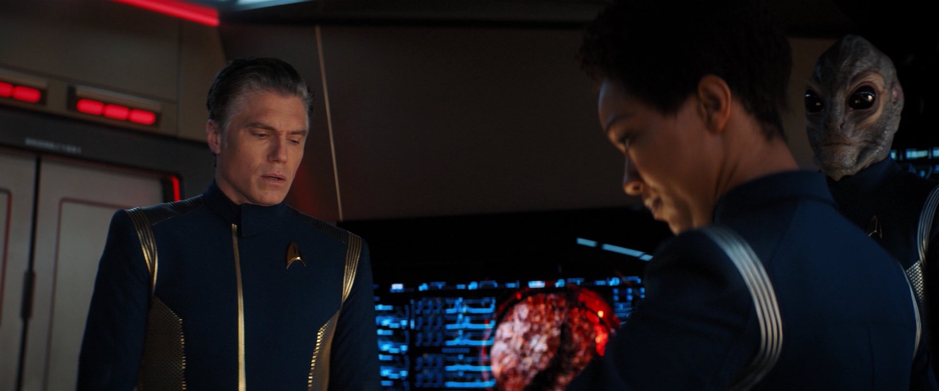 extant_StarTrekDiscovery_2x04-AnObolForCharon_01272.jpg