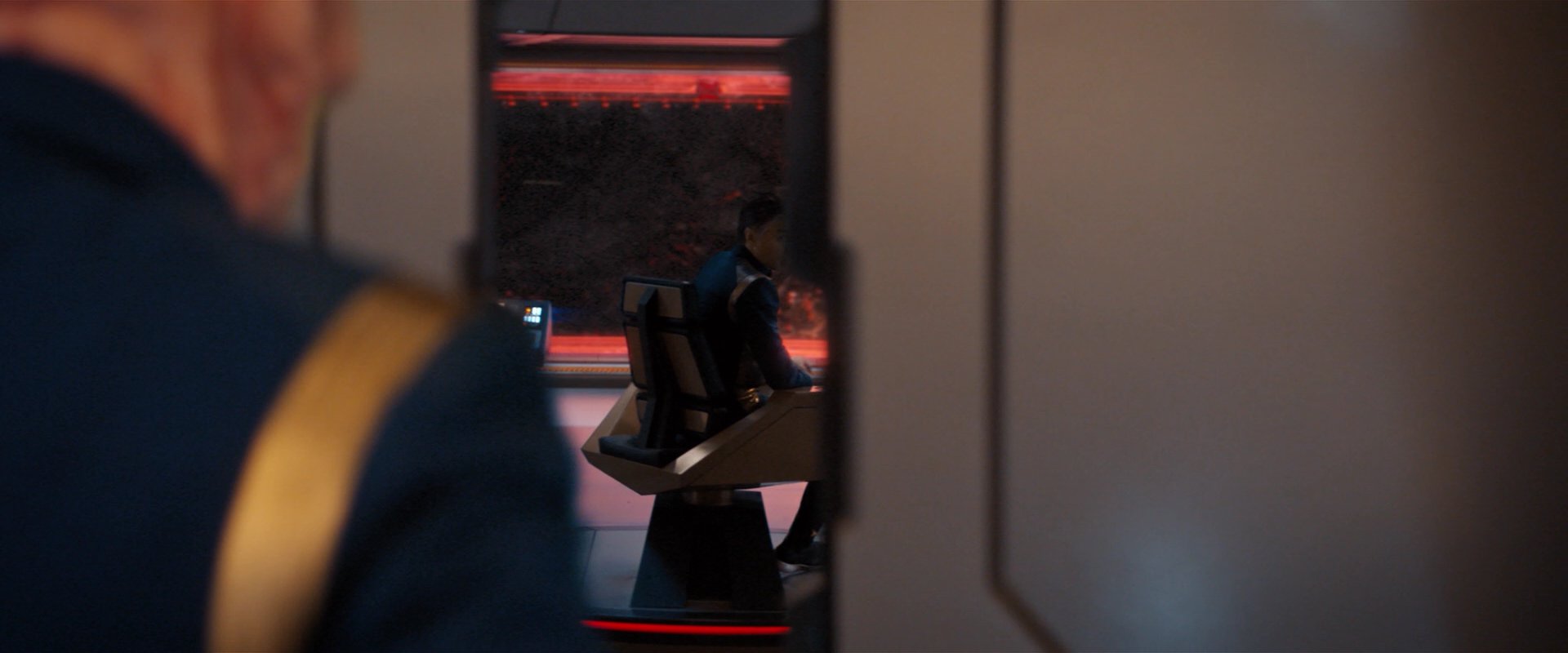 extant_StarTrekDiscovery_2x04-AnObolForCharon_01353.jpg