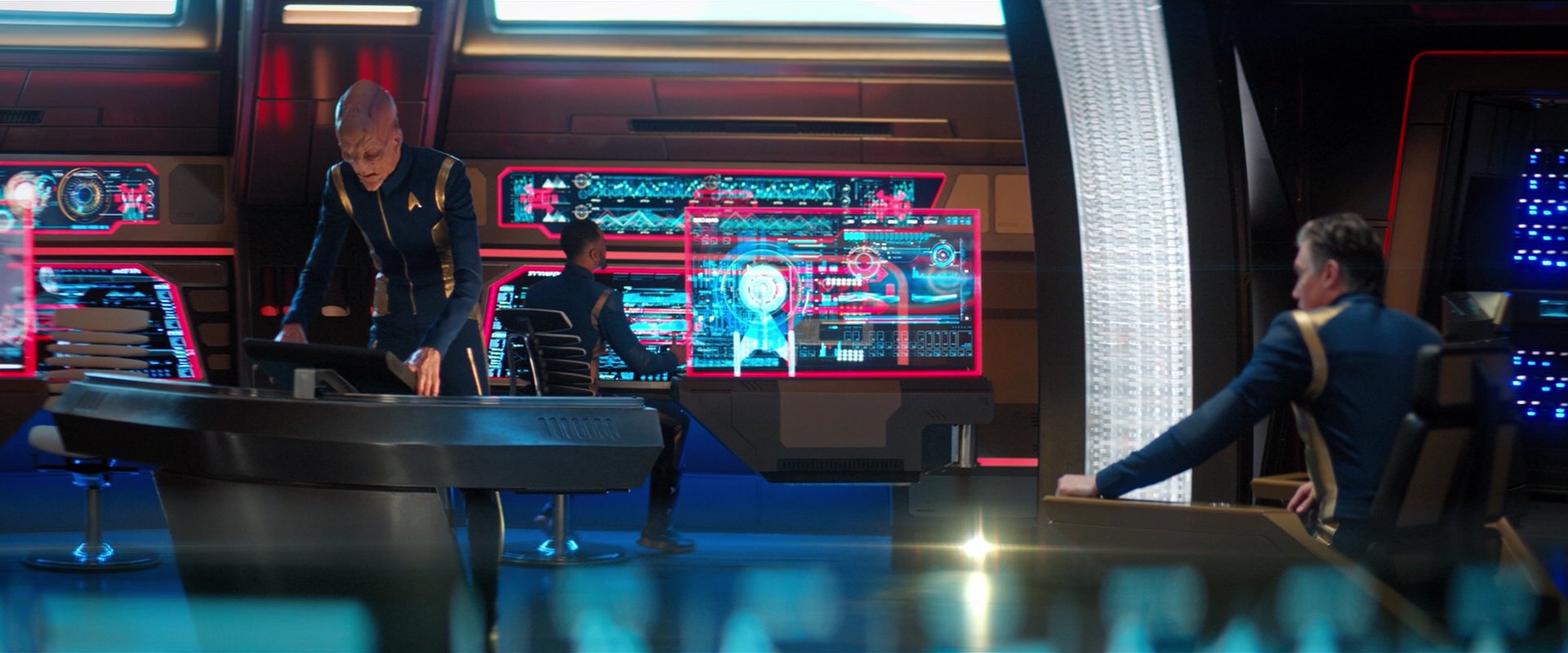 extant_StarTrekDiscovery_2x04-AnObolForCharon_01398.jpg