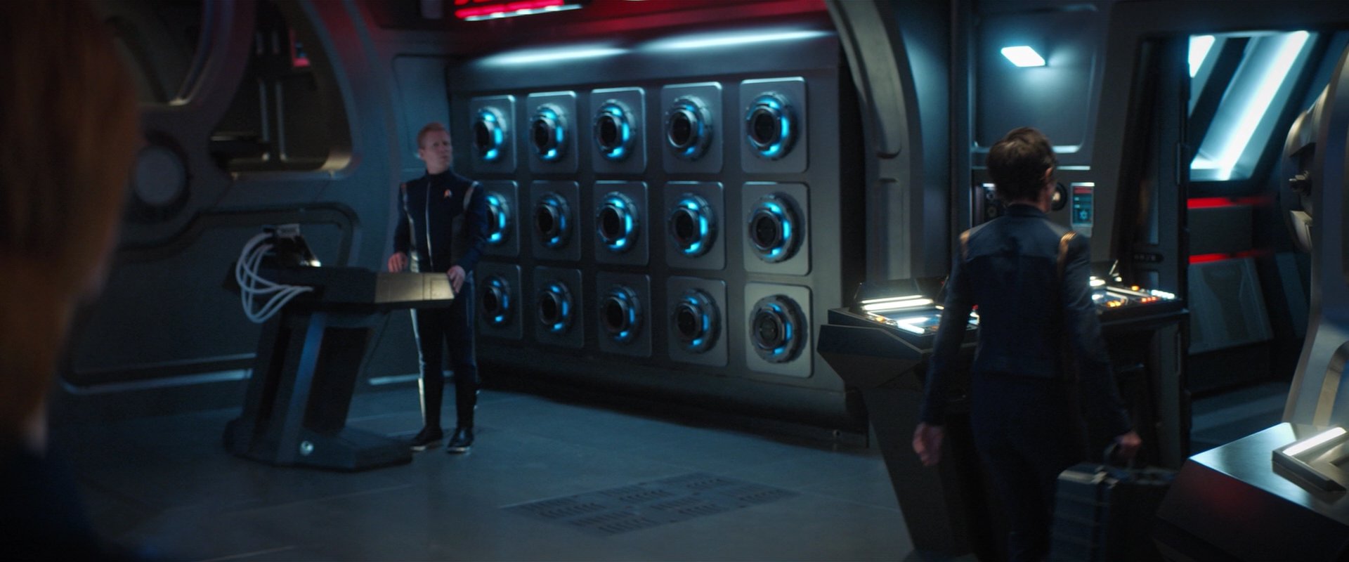 extant_StarTrekDiscovery_2x04-AnObolForCharon_01599.jpg