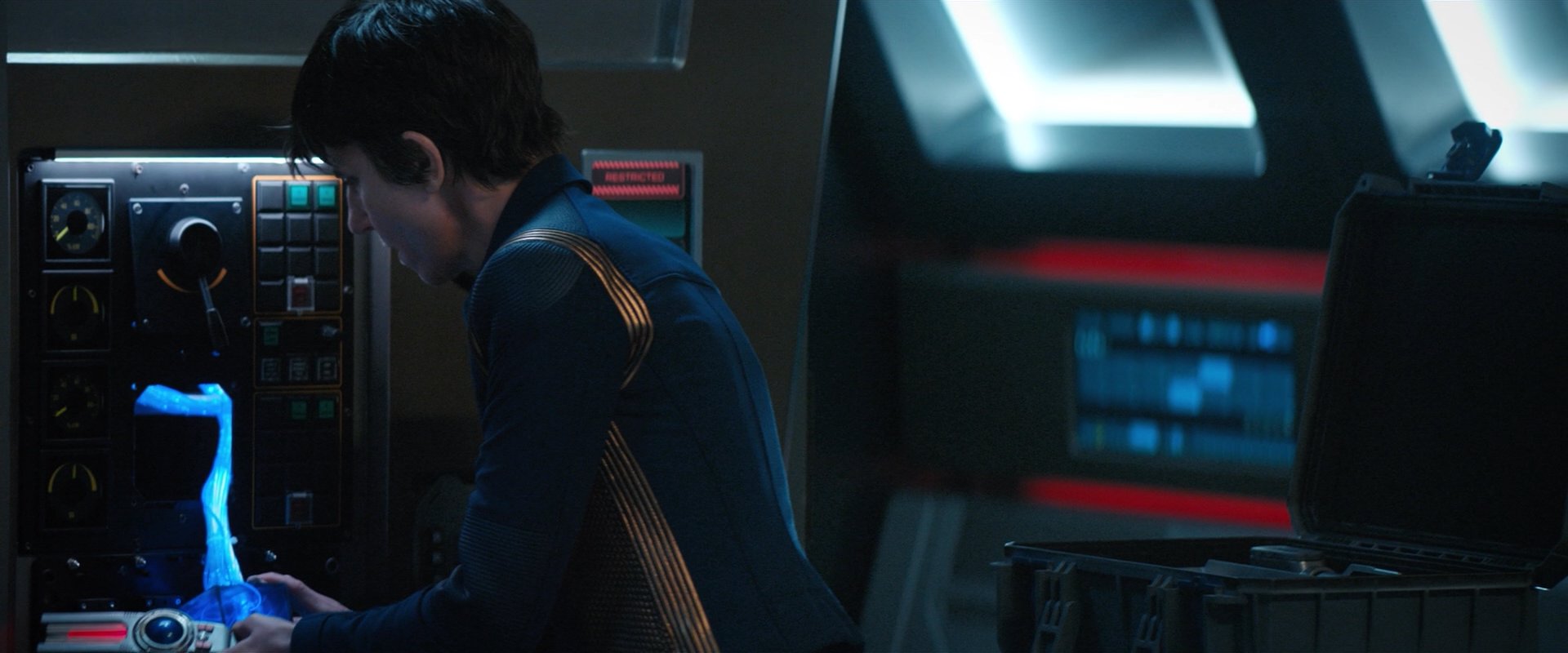 extant_StarTrekDiscovery_2x04-AnObolForCharon_01821.jpg