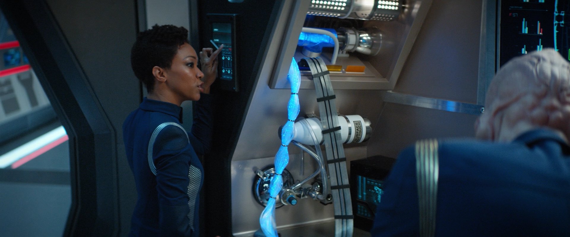 extant_StarTrekDiscovery_2x04-AnObolForCharon_01852.jpg