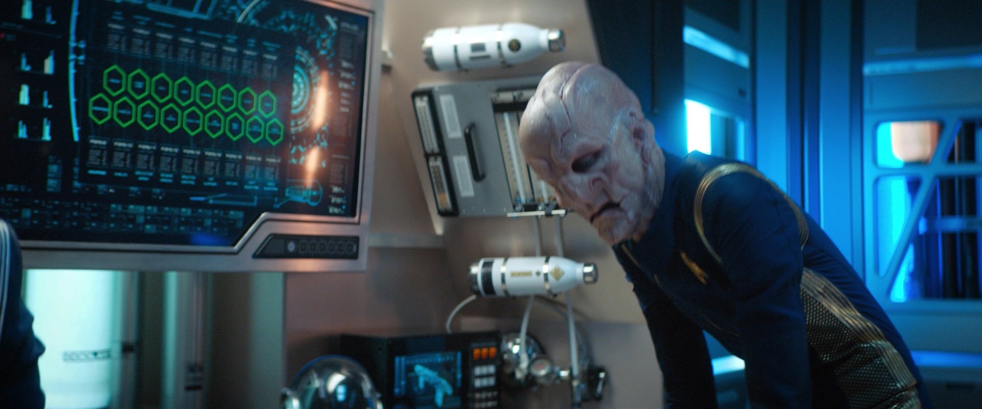 extant_StarTrekDiscovery_2x04-AnObolForCharon_01854.jpg
