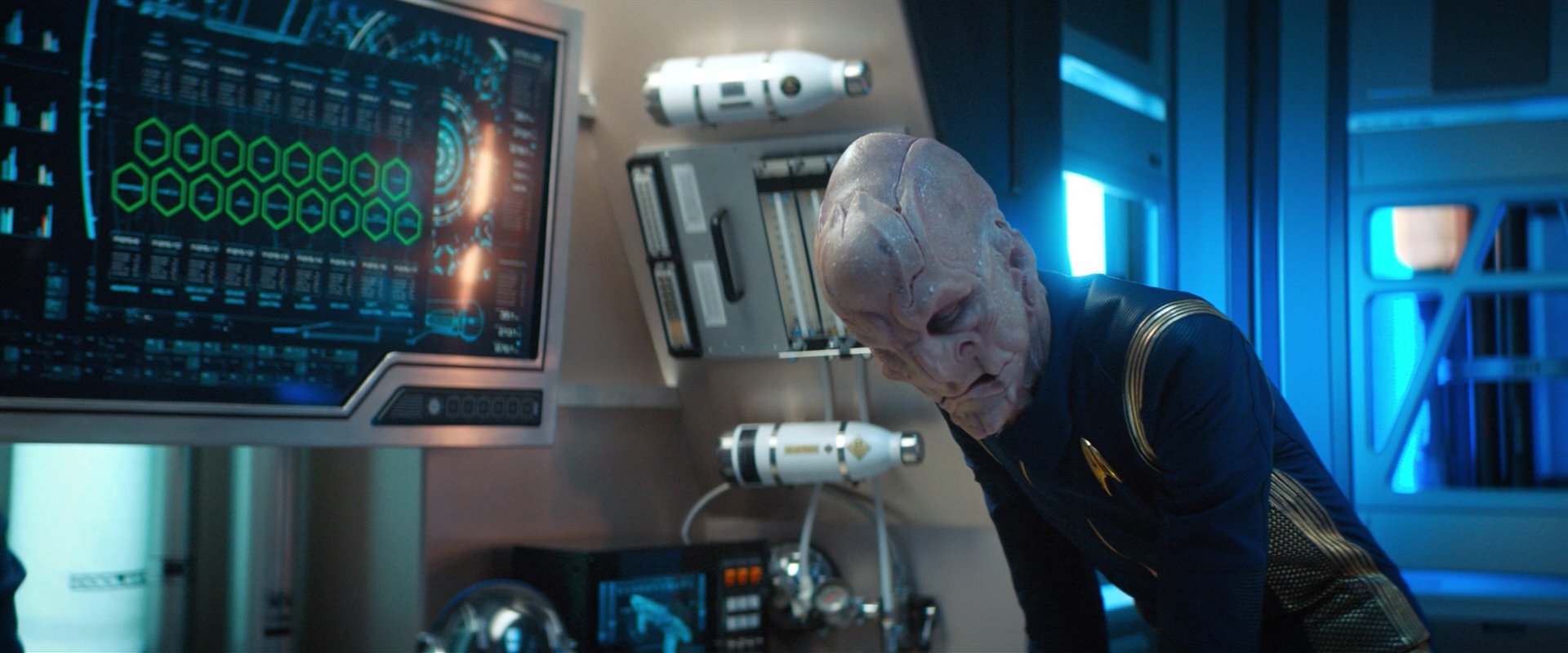 extant_StarTrekDiscovery_2x04-AnObolForCharon_01855.jpg