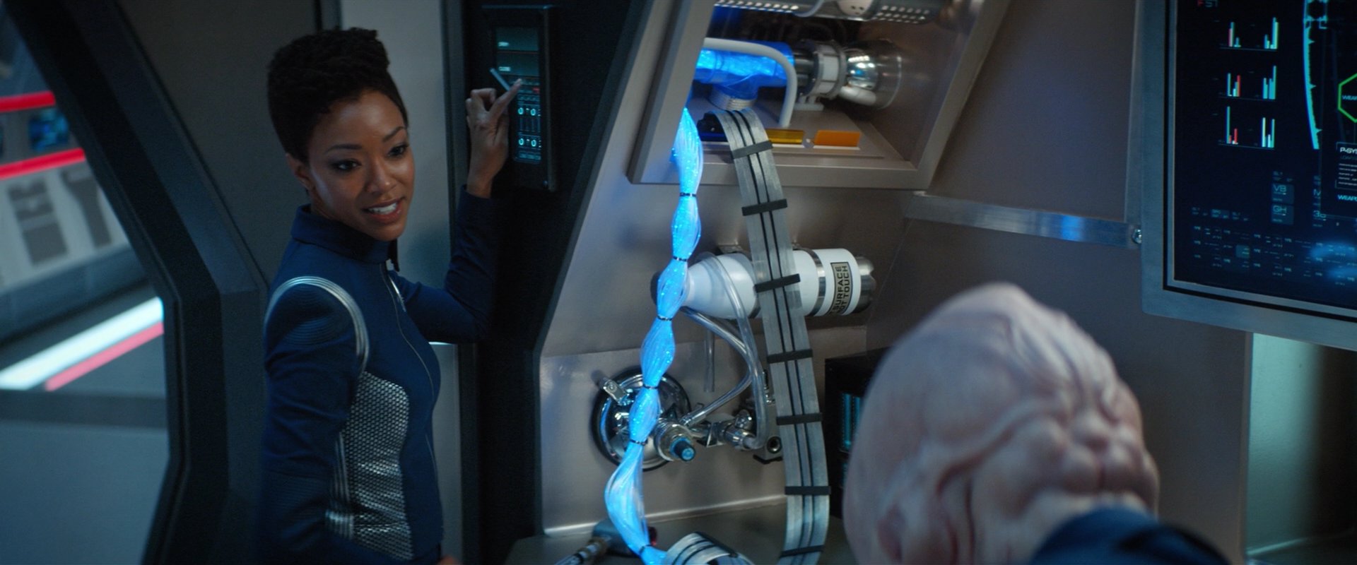 extant_StarTrekDiscovery_2x04-AnObolForCharon_01858.jpg