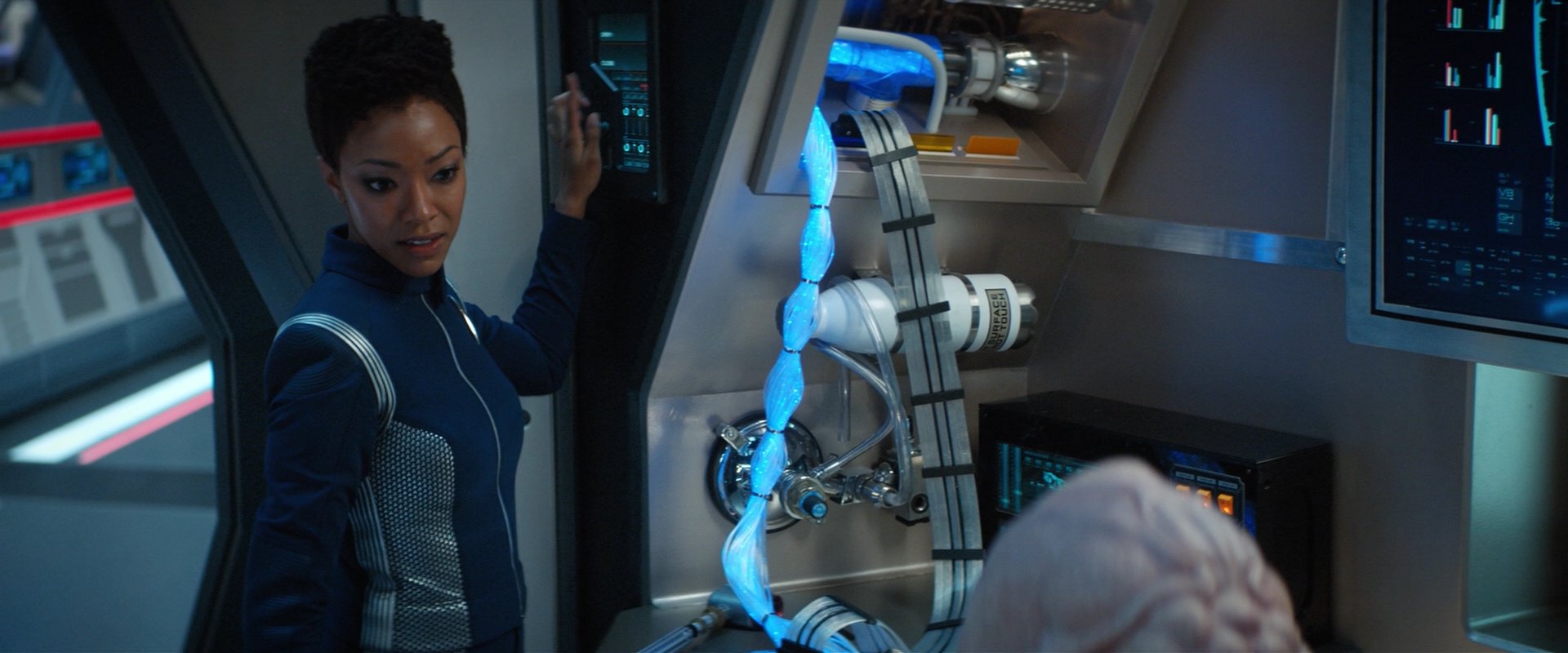 extant_StarTrekDiscovery_2x04-AnObolForCharon_01859.jpg