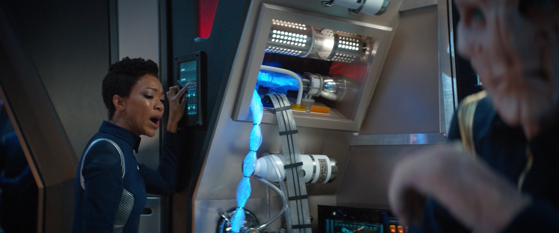 extant_StarTrekDiscovery_2x04-AnObolForCharon_02012.jpg