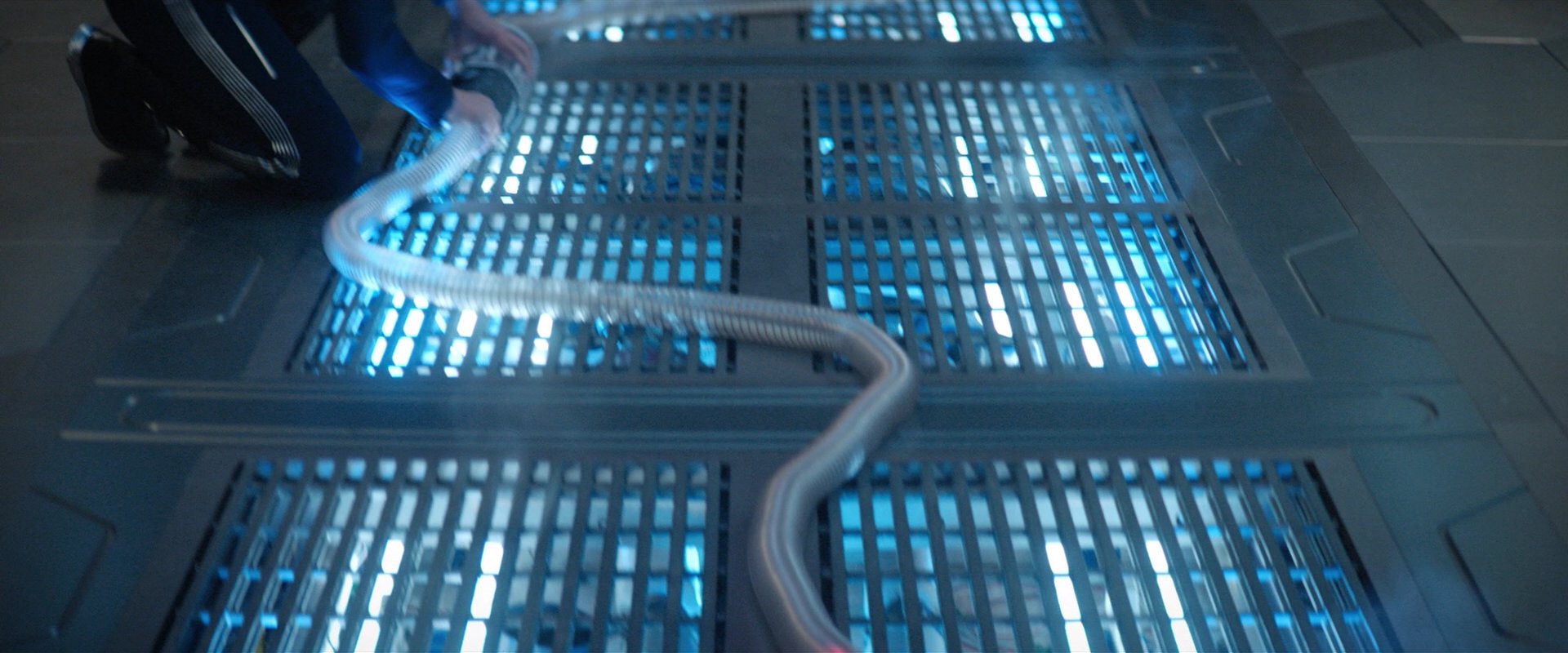extant_StarTrekDiscovery_2x04-AnObolForCharon_02038.jpg