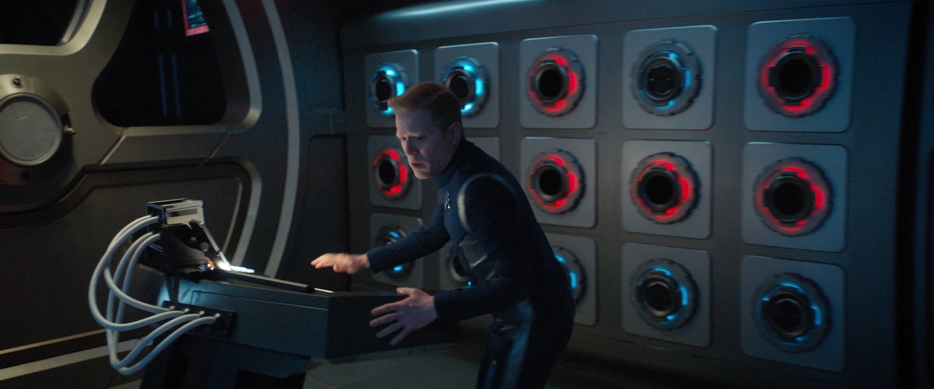 extant_StarTrekDiscovery_2x04-AnObolForCharon_02045.jpg