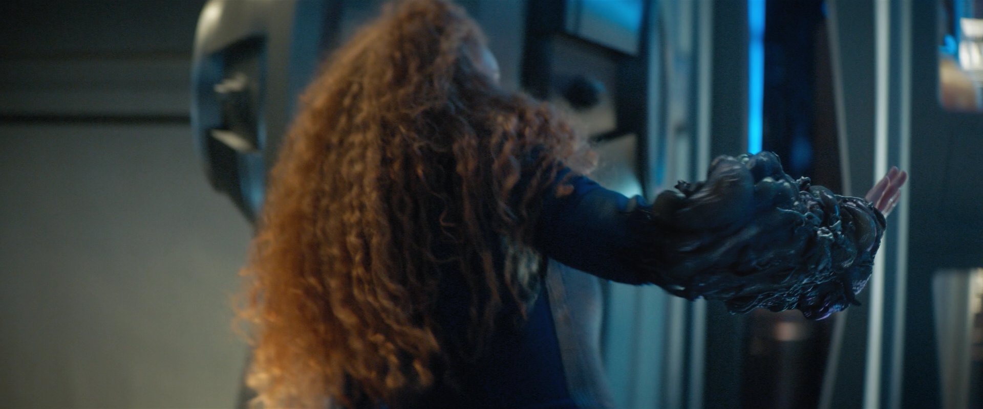 extant_StarTrekDiscovery_2x04-AnObolForCharon_02146.jpg