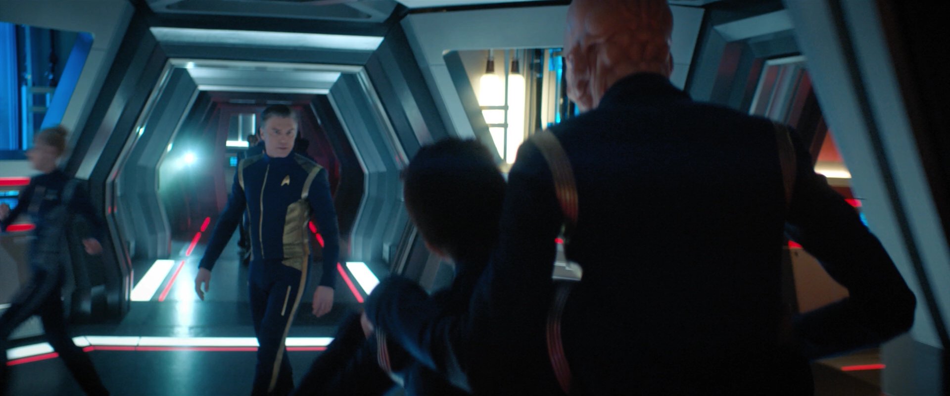 extant_StarTrekDiscovery_2x04-AnObolForCharon_02178.jpg