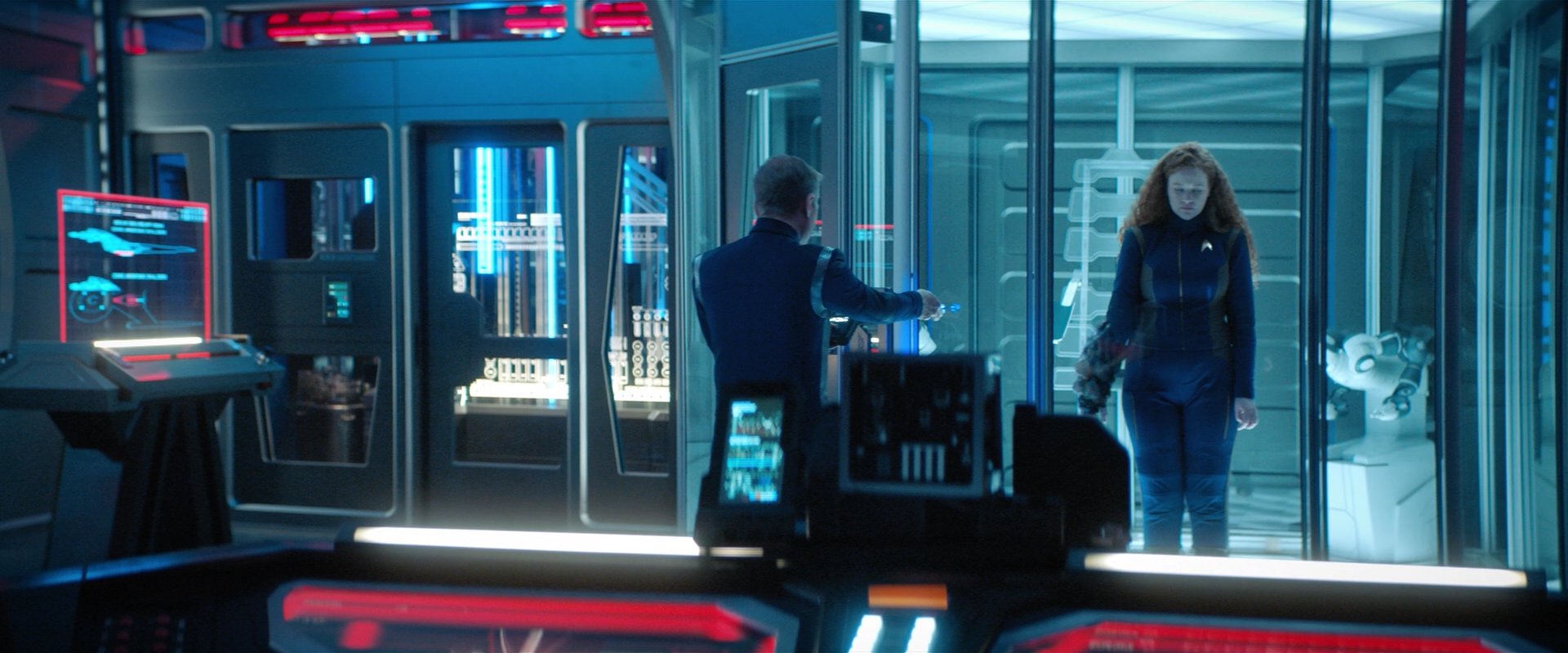 extant_StarTrekDiscovery_2x04-AnObolForCharon_02517.jpg