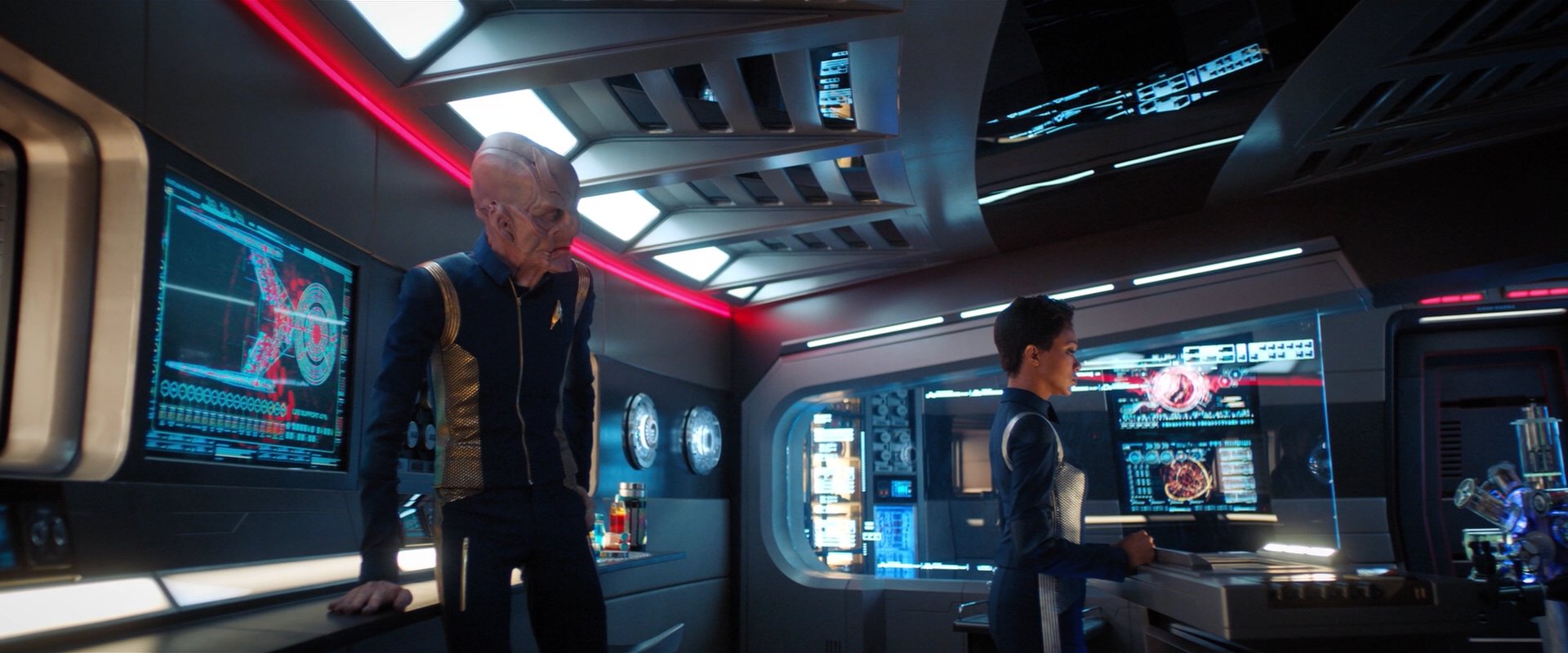 extant_StarTrekDiscovery_2x04-AnObolForCharon_02806.jpg