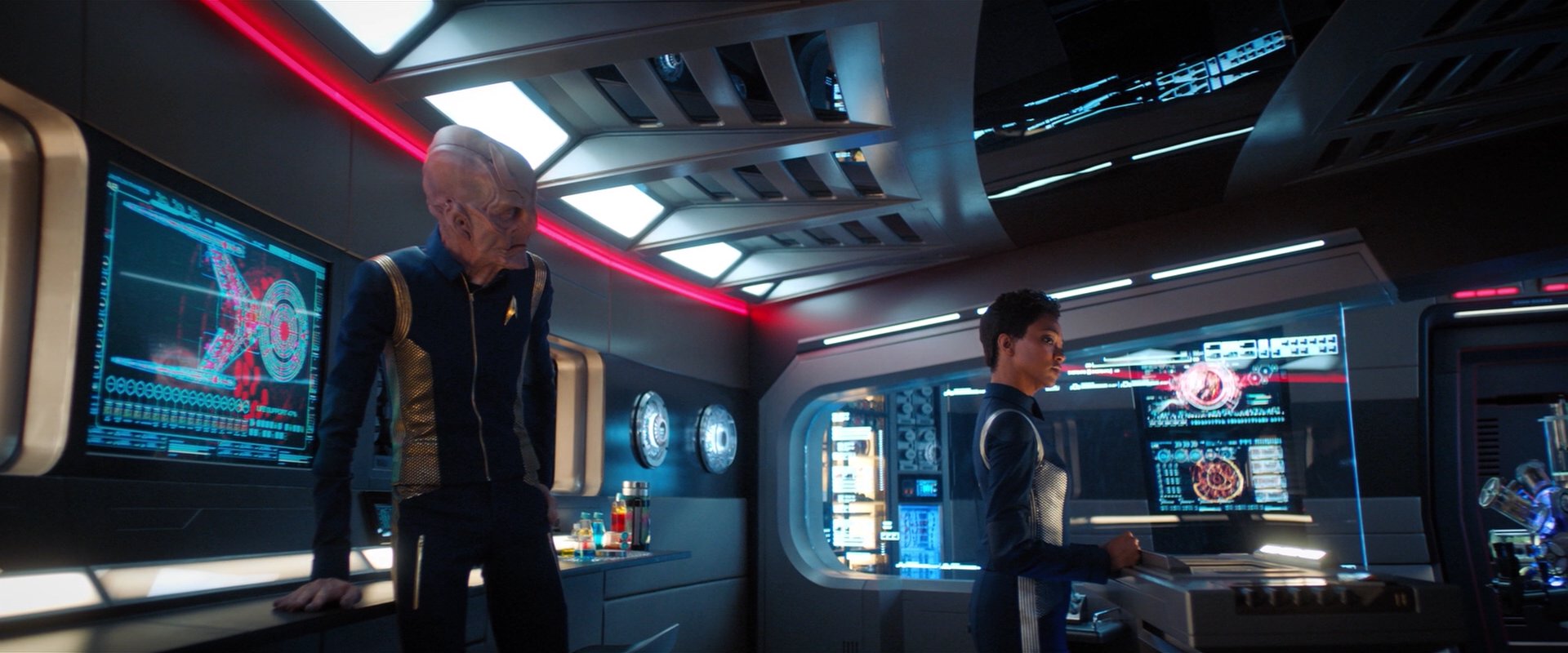 extant_StarTrekDiscovery_2x04-AnObolForCharon_02812.jpg