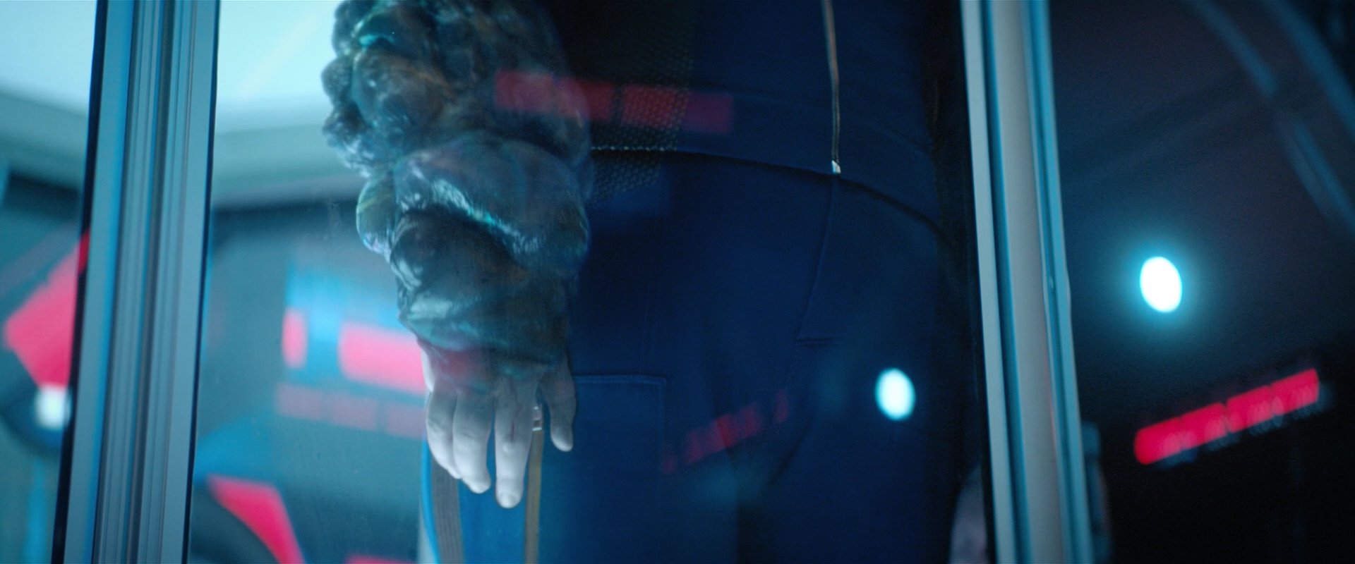 extant_StarTrekDiscovery_2x04-AnObolForCharon_03286.jpg