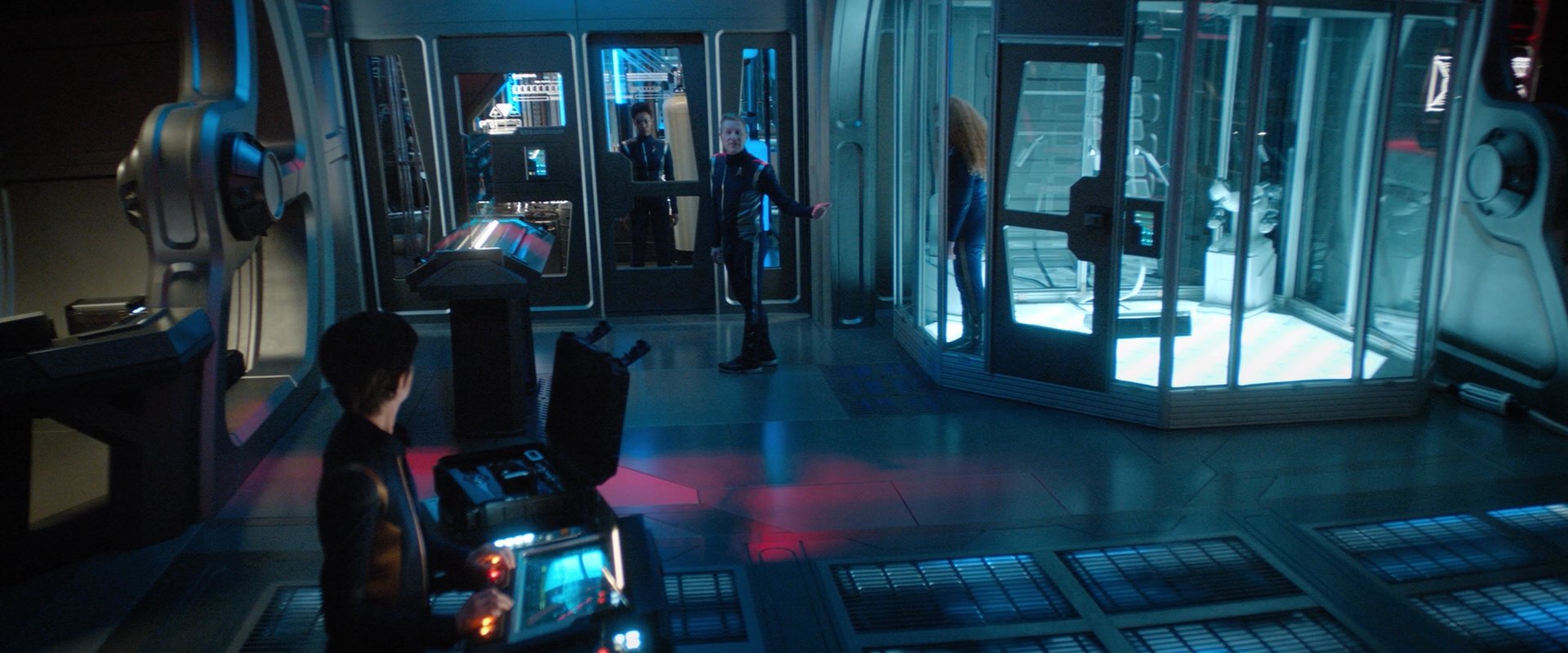 extant_StarTrekDiscovery_2x04-AnObolForCharon_03318.jpg