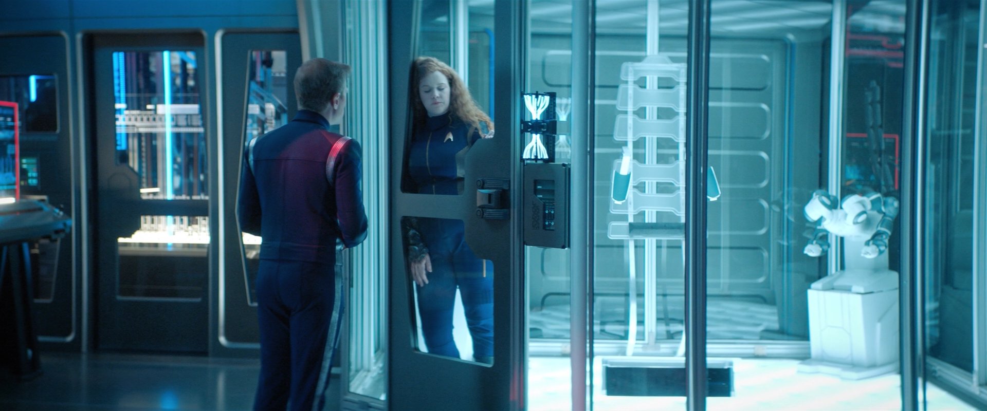 extant_StarTrekDiscovery_2x04-AnObolForCharon_03572.jpg