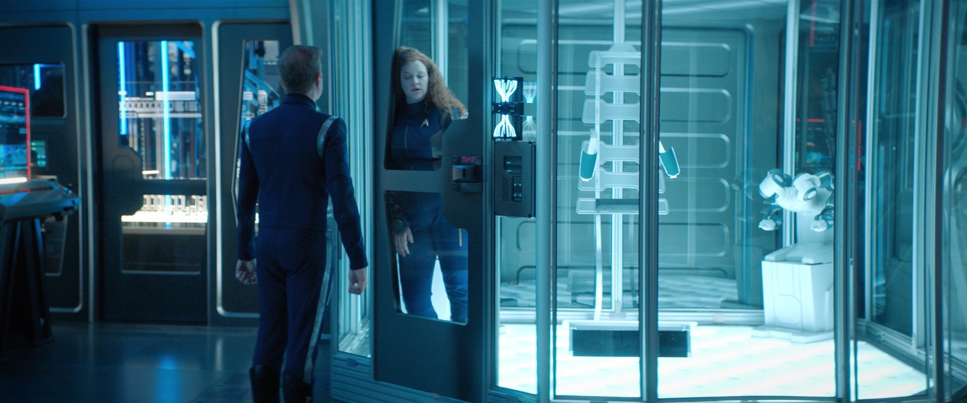extant_StarTrekDiscovery_2x04-AnObolForCharon_03574.jpg