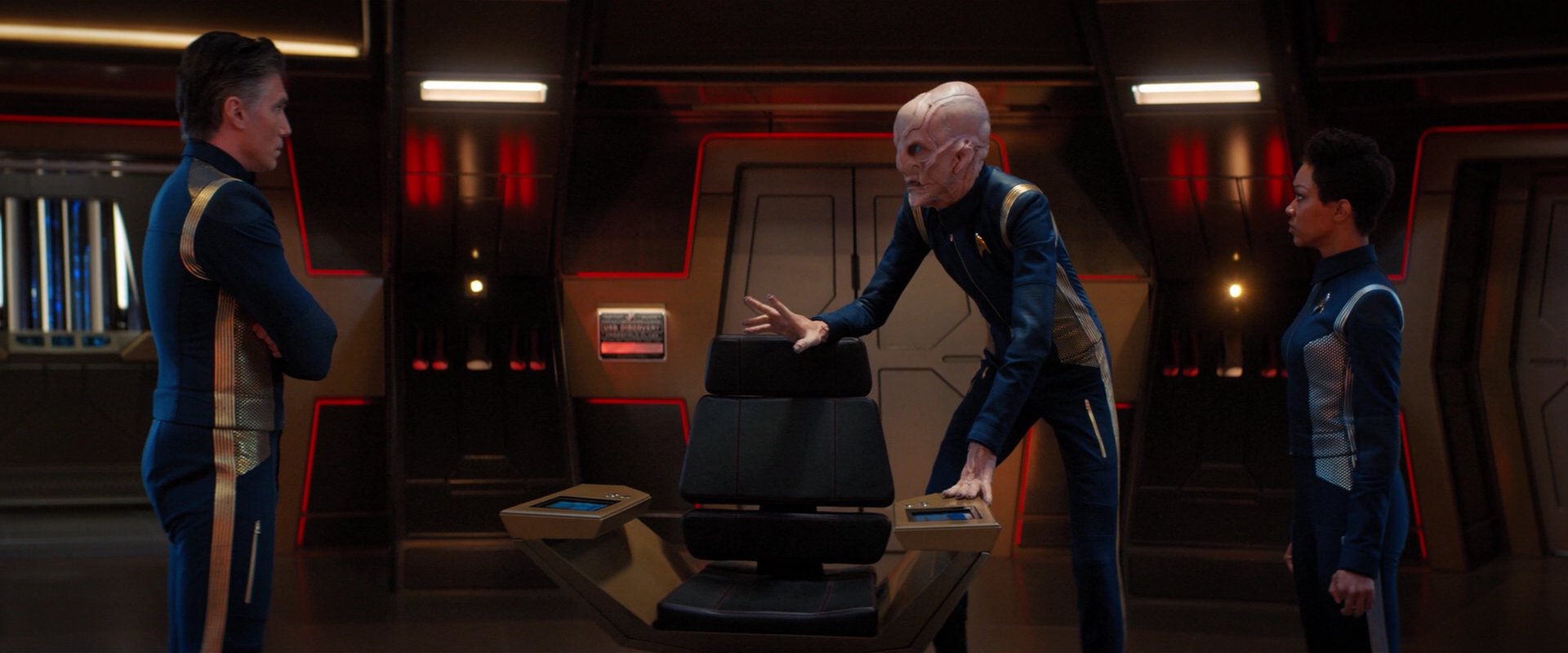 extant_StarTrekDiscovery_2x04-AnObolForCharon_03828.jpg