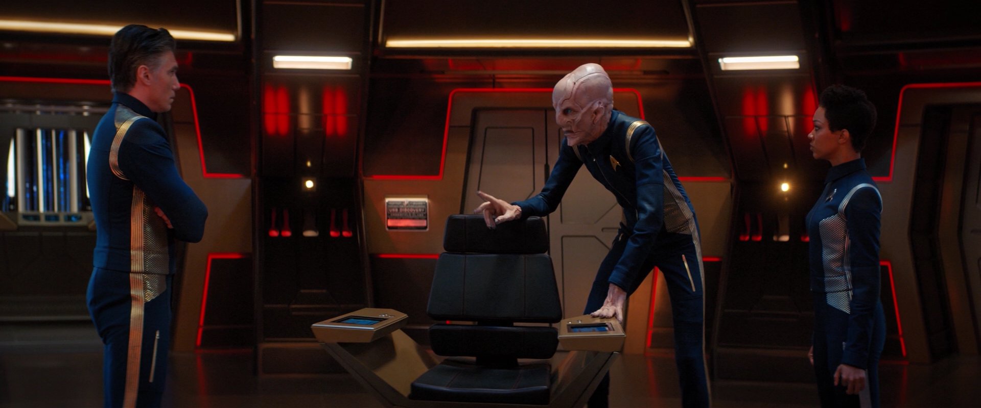 extant_StarTrekDiscovery_2x04-AnObolForCharon_03829.jpg
