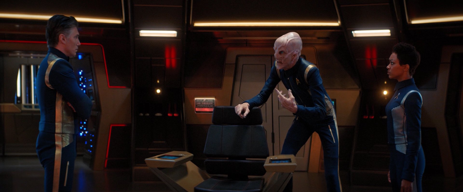 extant_StarTrekDiscovery_2x04-AnObolForCharon_03834.jpg