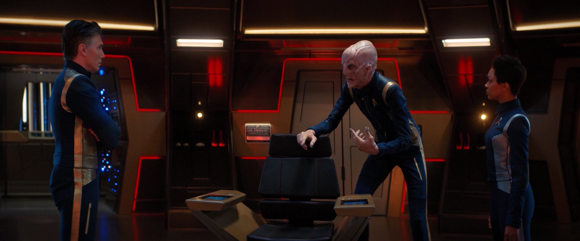 extant_StarTrekDiscovery_2x04-AnObolForCharon_03835.jpg