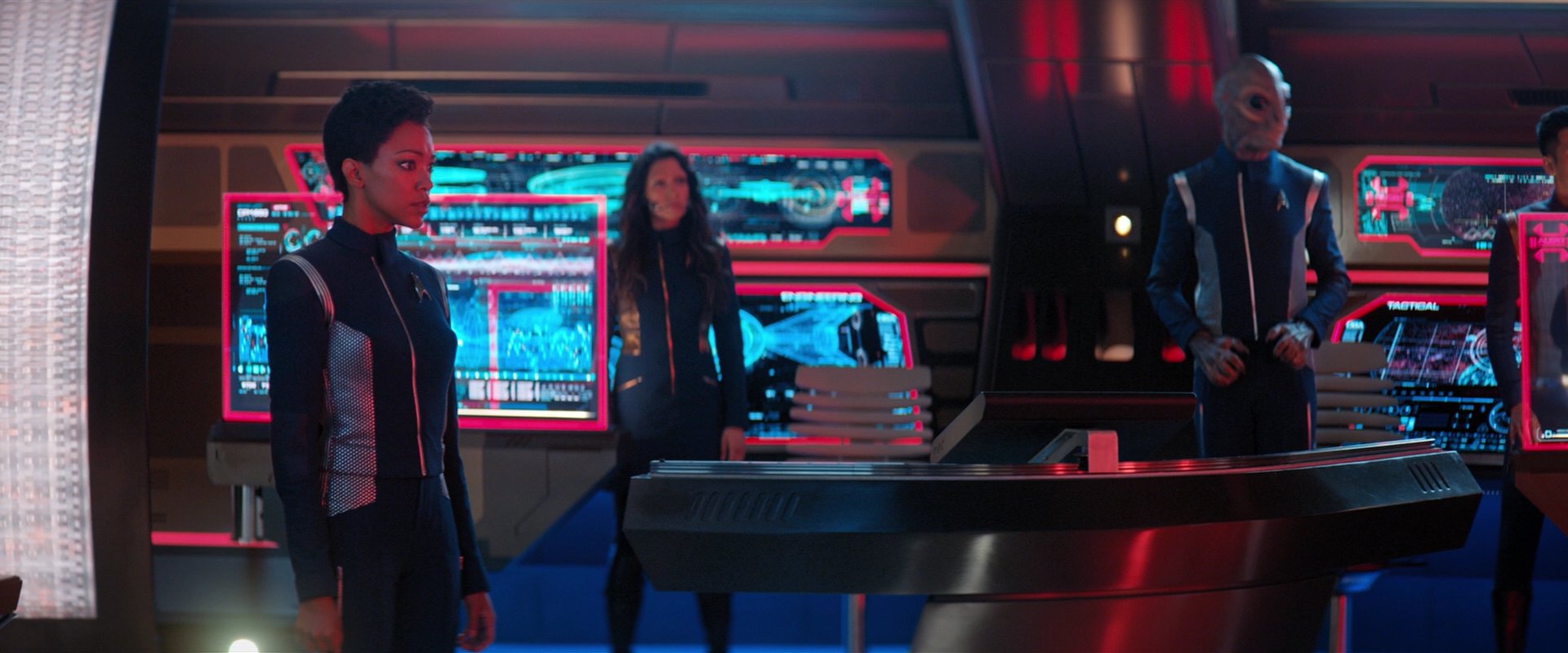 extant_StarTrekDiscovery_2x04-AnObolForCharon_04354.jpg