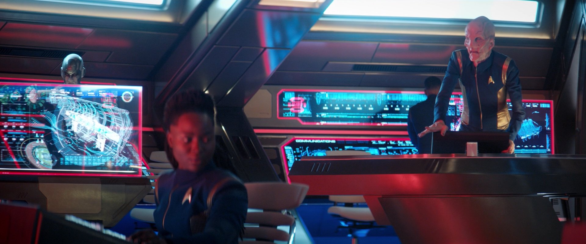 extant_StarTrekDiscovery_2x04-AnObolForCharon_04423.jpg