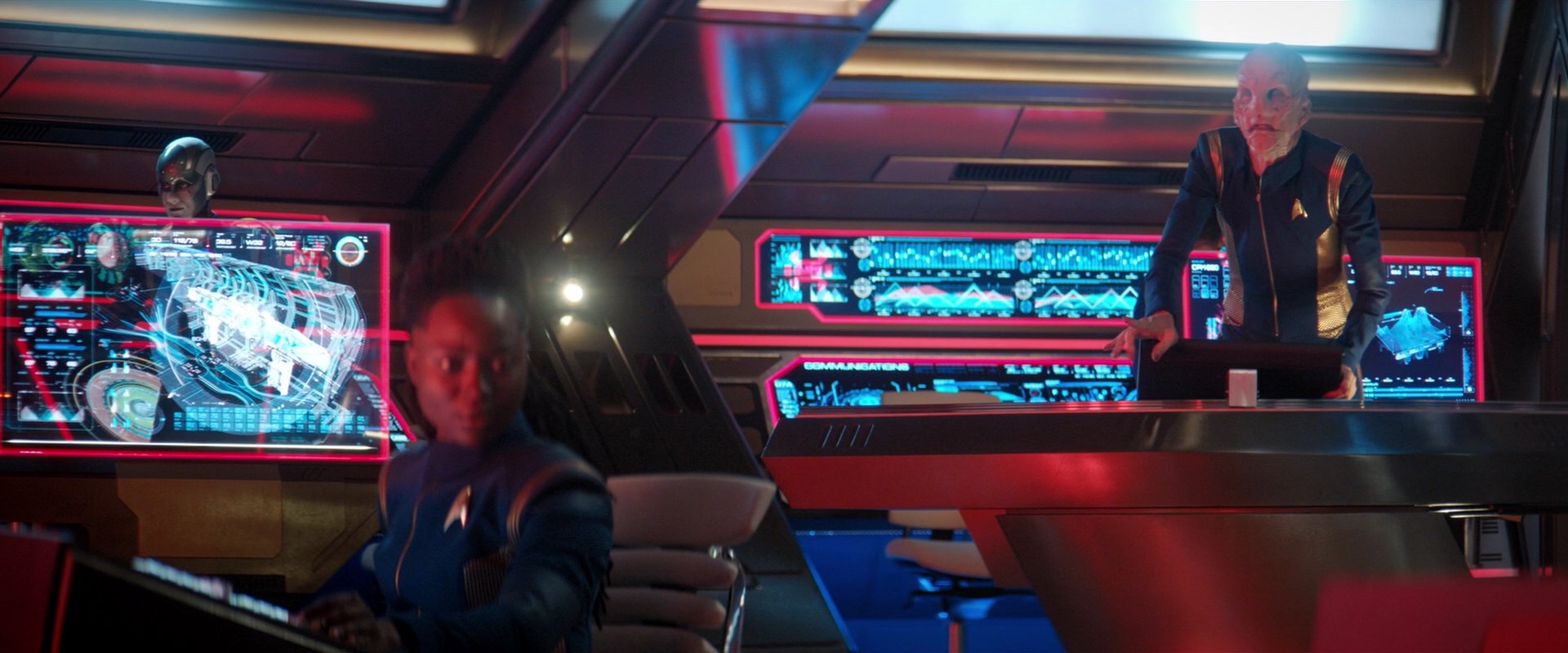 extant_StarTrekDiscovery_2x04-AnObolForCharon_04426.jpg