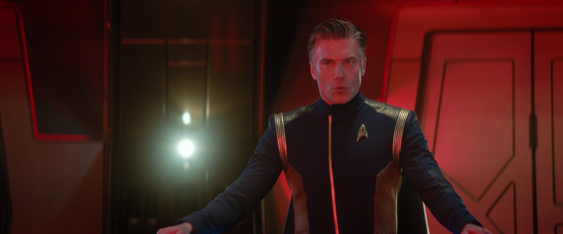 extant_StarTrekDiscovery_2x04-AnObolForCharon_04491.jpg