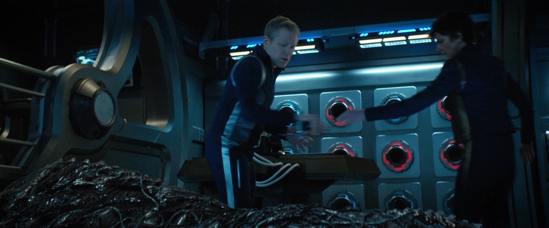 extant_StarTrekDiscovery_2x04-AnObolForCharon_04593.jpg