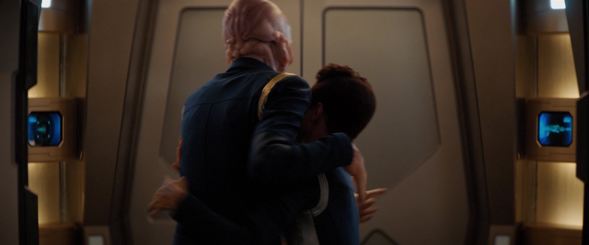extant_StarTrekDiscovery_2x04-AnObolForCharon_04743.jpg