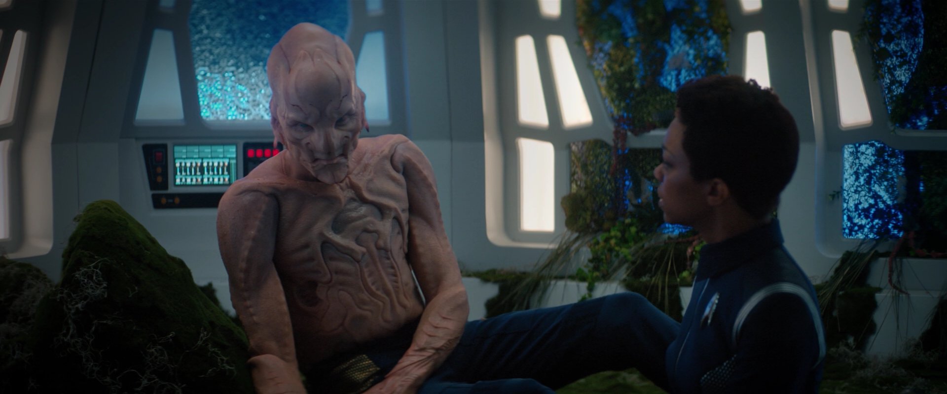 extant_StarTrekDiscovery_2x04-AnObolForCharon_04939.jpg