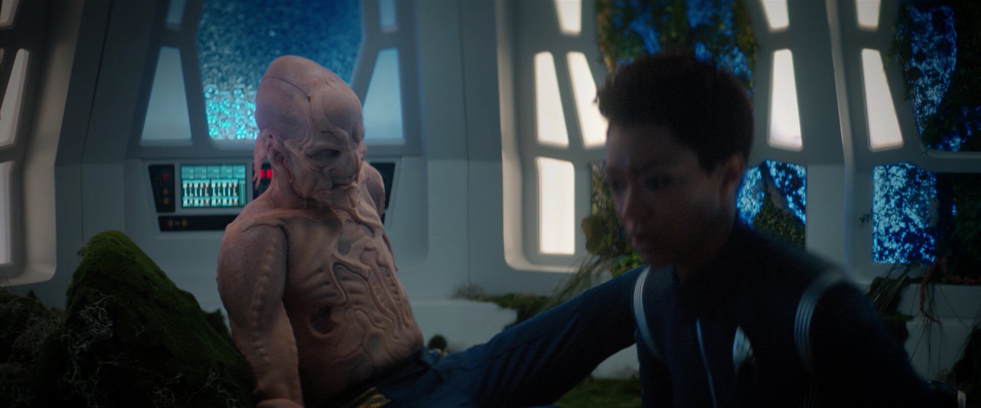 extant_StarTrekDiscovery_2x04-AnObolForCharon_04944.jpg