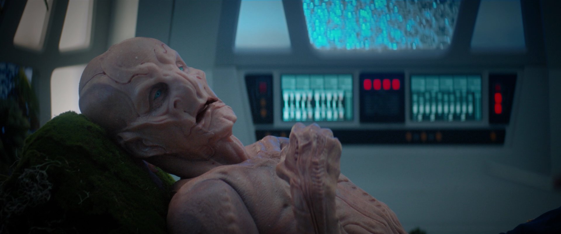 extant_StarTrekDiscovery_2x04-AnObolForCharon_04986.jpg