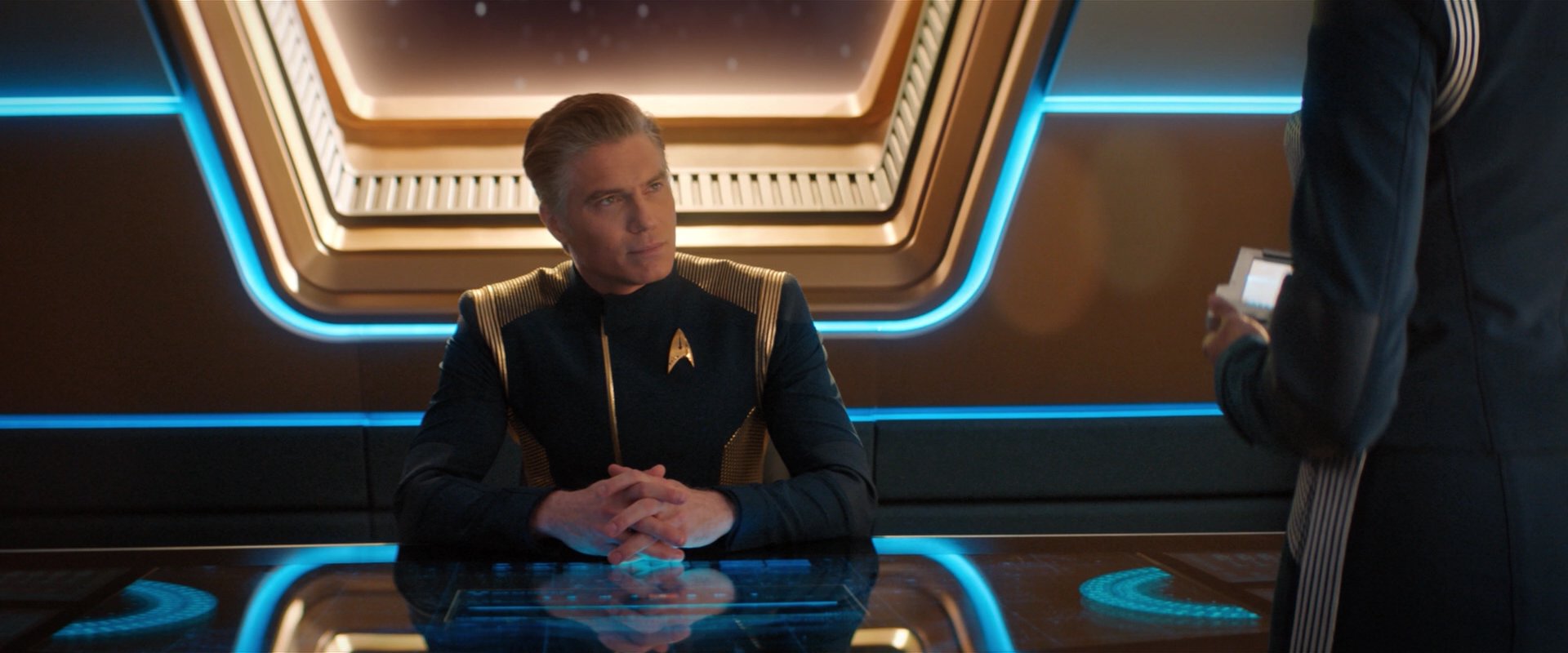 extant_StarTrekDiscovery_2x04-AnObolForCharon_05706.jpg