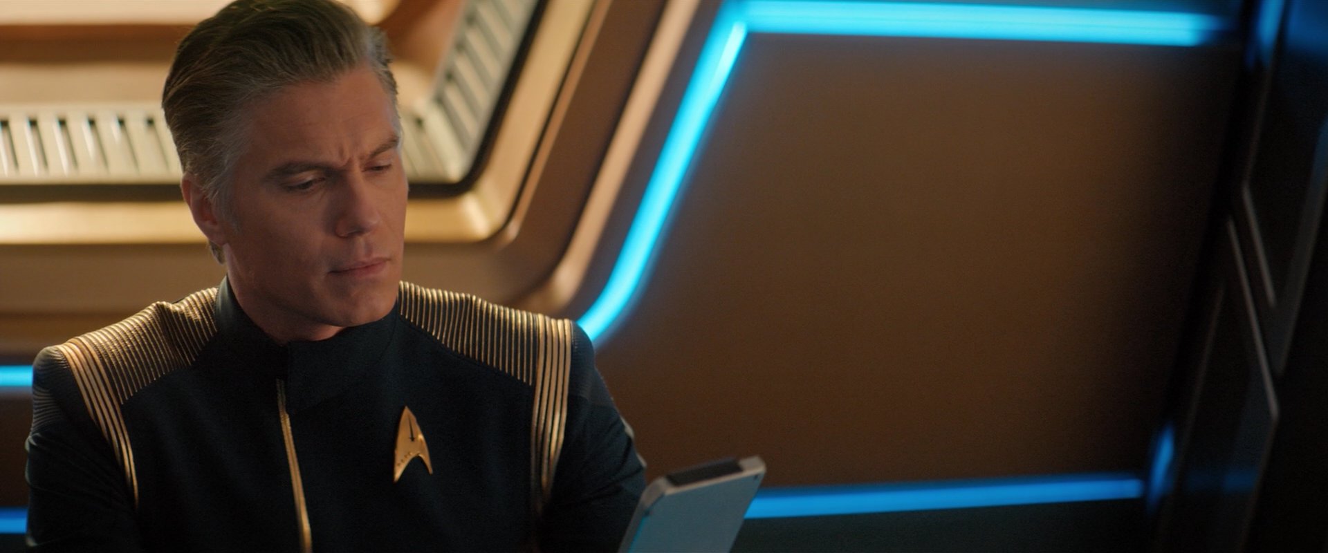 extant_StarTrekDiscovery_2x04-AnObolForCharon_05715.jpg