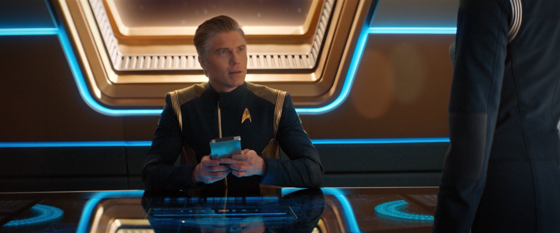 extant_StarTrekDiscovery_2x04-AnObolForCharon_05723.jpg