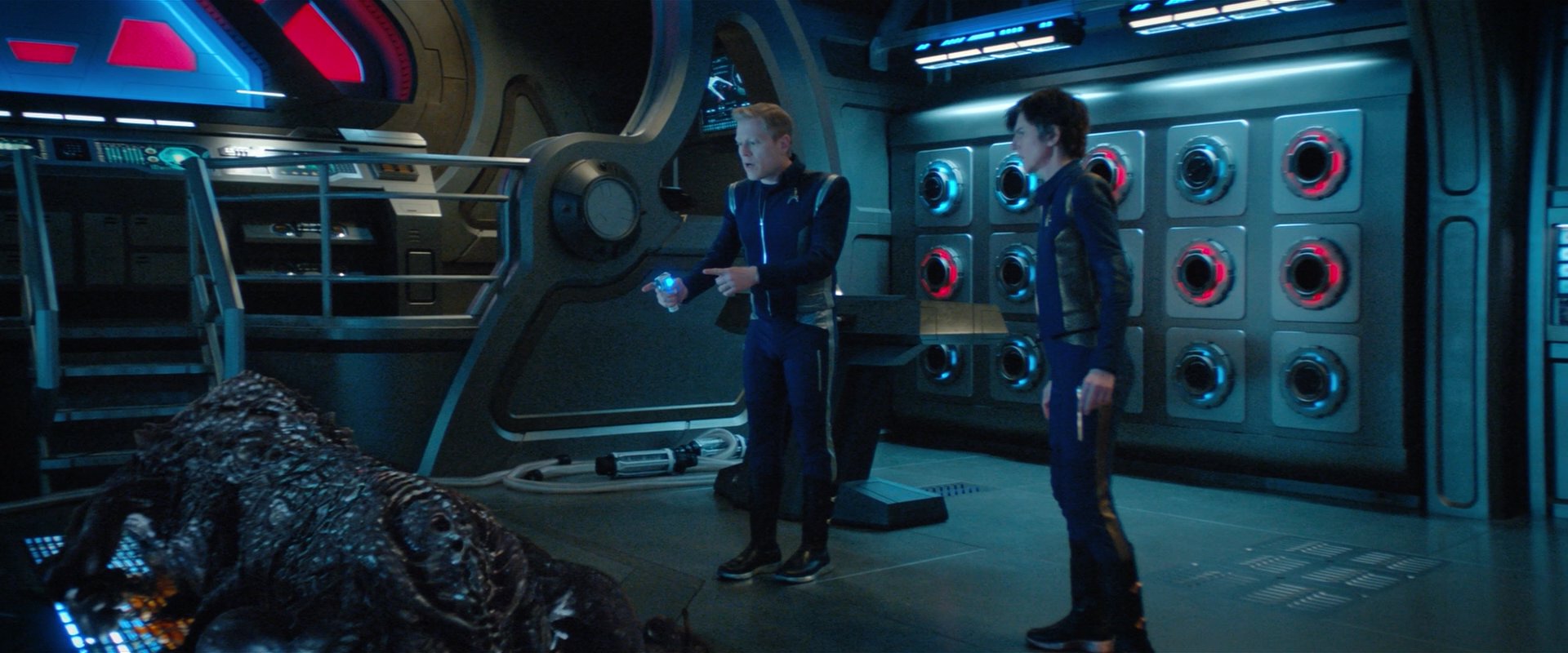 extant_StarTrekDiscovery_2x04-AnObolForCharon_05972.jpg