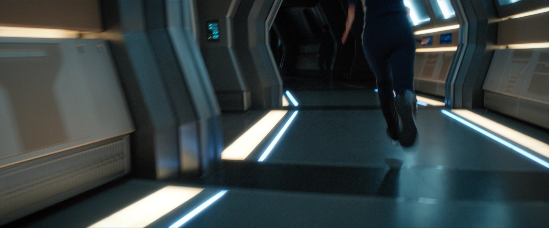 extant_StarTrekDiscovery_2x05-SaintsOfImperfection_00131.jpg