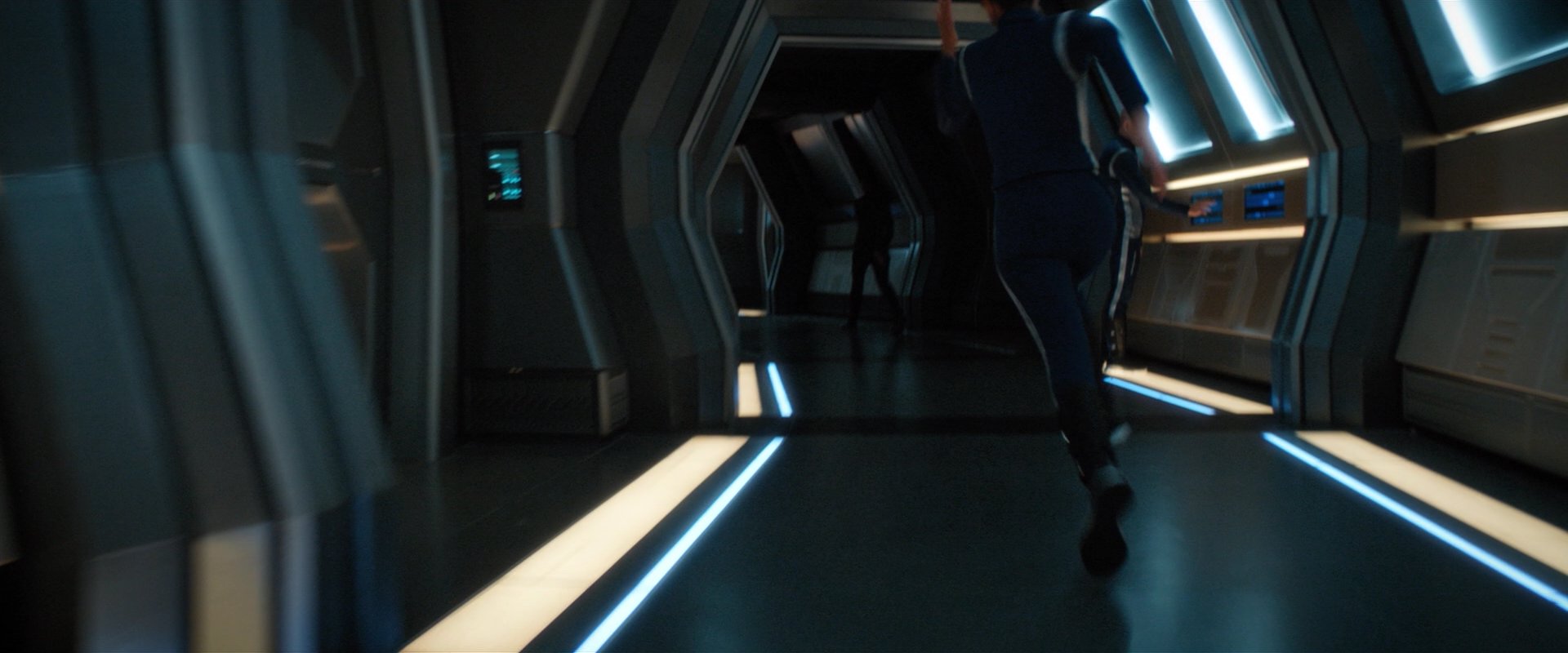 extant_StarTrekDiscovery_2x05-SaintsOfImperfection_00132.jpg