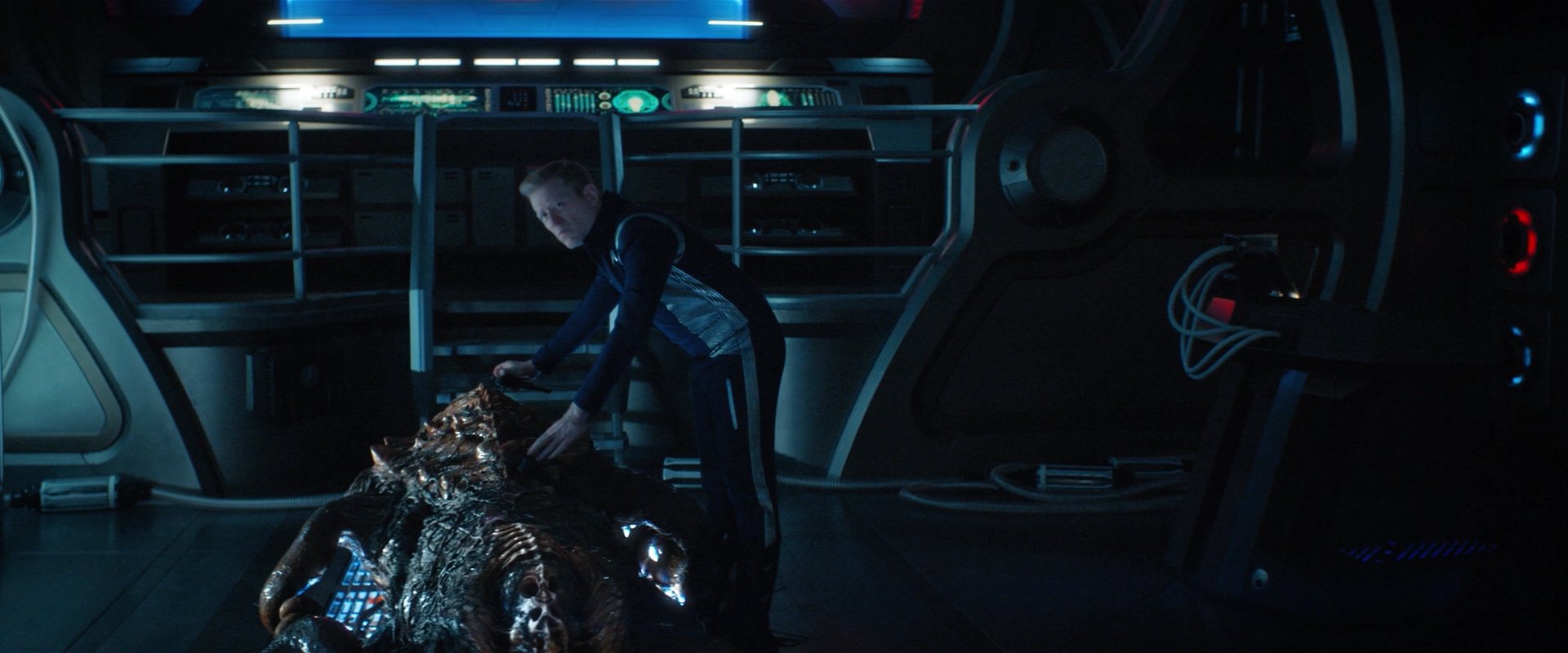 extant_StarTrekDiscovery_2x05-SaintsOfImperfection_00168.jpg