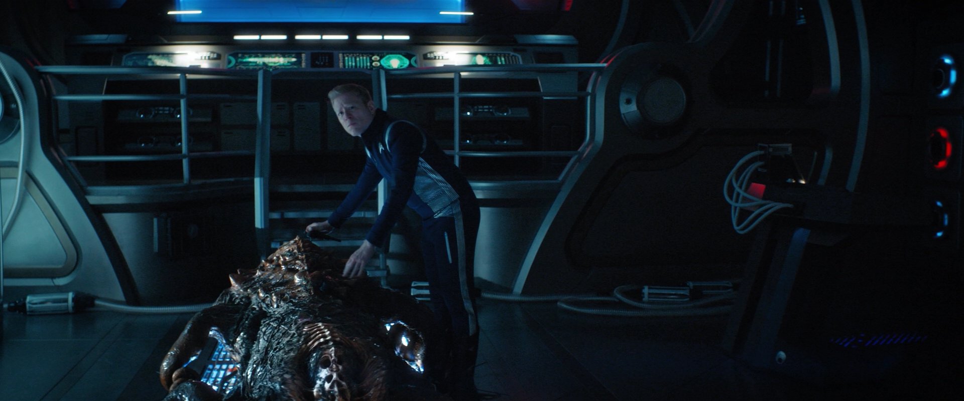 extant_StarTrekDiscovery_2x05-SaintsOfImperfection_00169.jpg