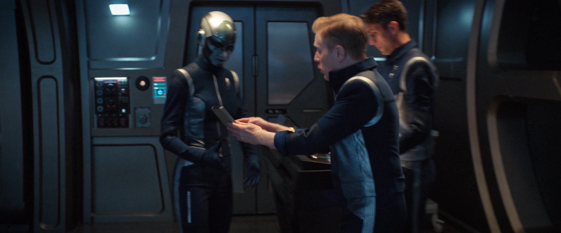 extant_StarTrekDiscovery_2x05-SaintsOfImperfection_00260.jpg