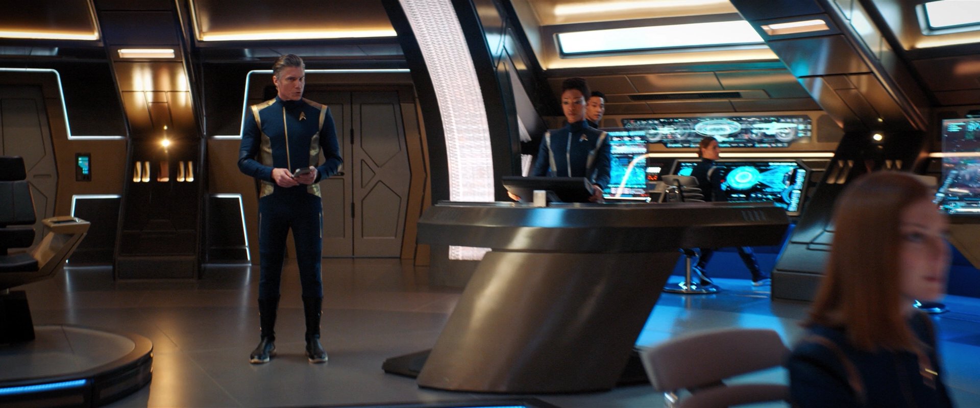 extant_StarTrekDiscovery_2x05-SaintsOfImperfection_00346.jpg