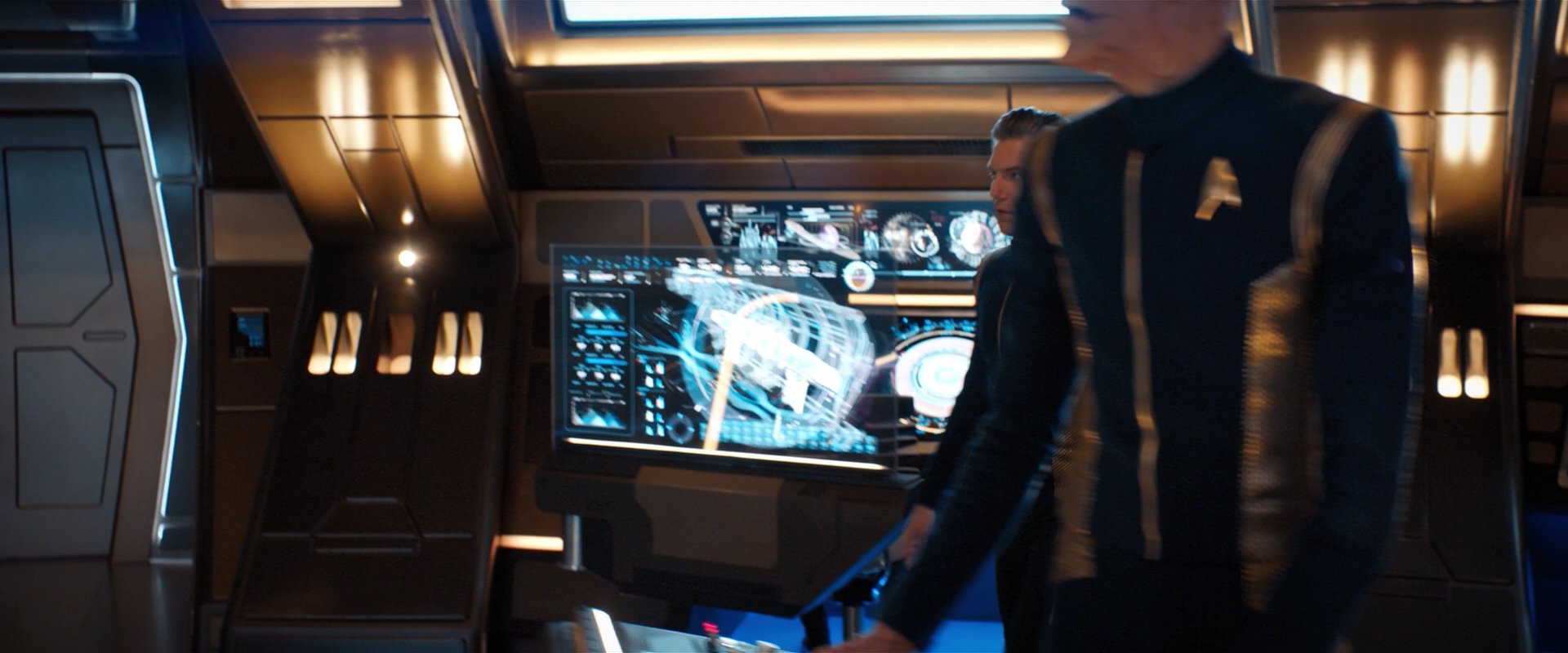 extant_StarTrekDiscovery_2x05-SaintsOfImperfection_00414.jpg