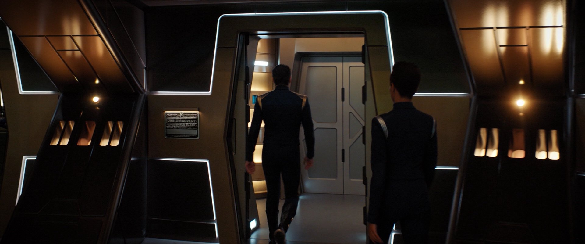 extant_StarTrekDiscovery_2x05-SaintsOfImperfection_00559.jpg