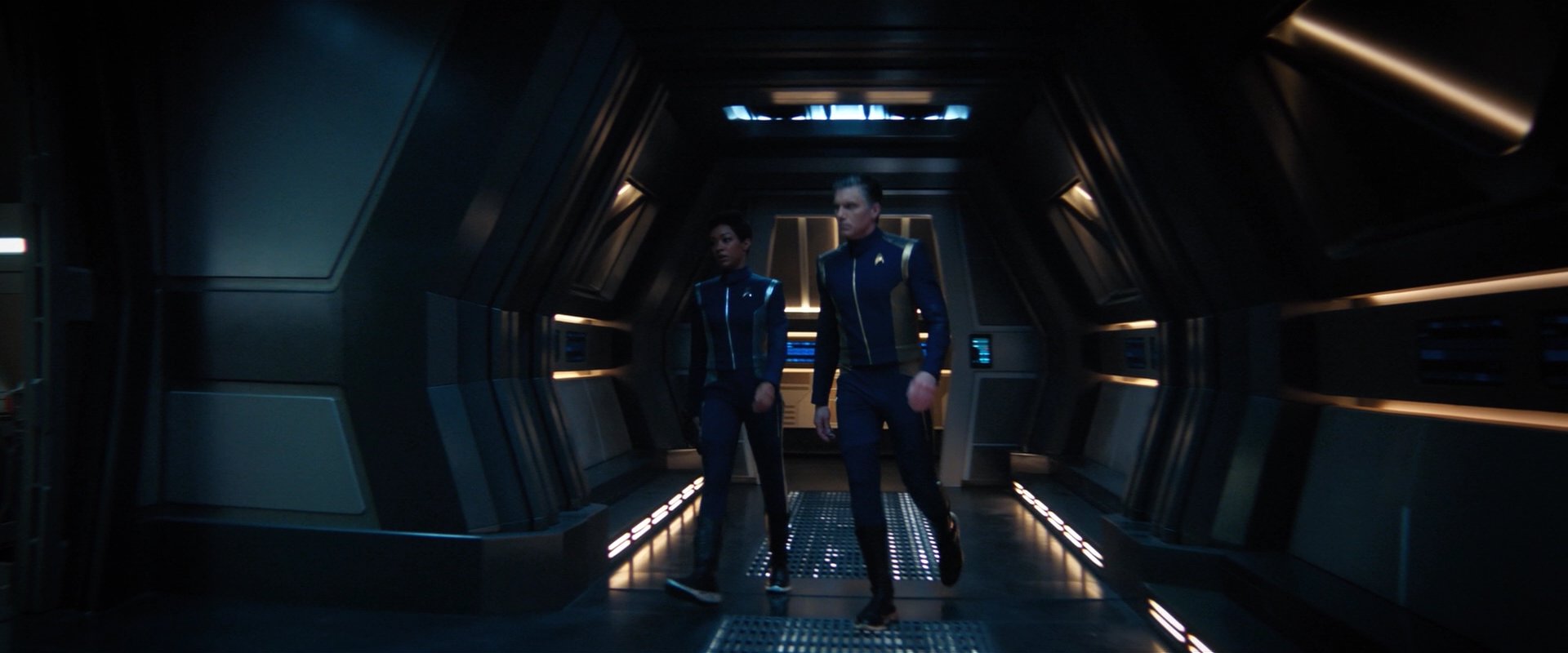 extant_StarTrekDiscovery_2x05-SaintsOfImperfection_00569.jpg