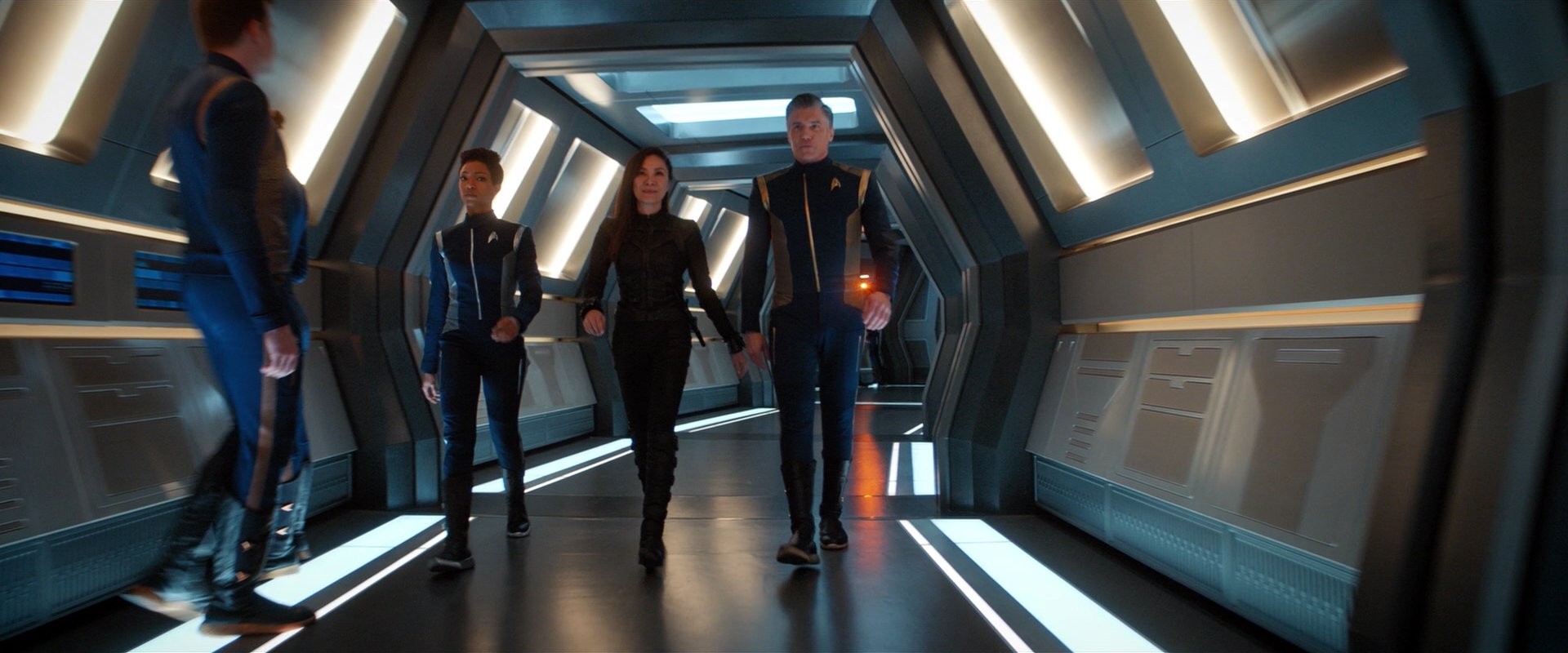 extant_StarTrekDiscovery_2x05-SaintsOfImperfection_00897.jpg