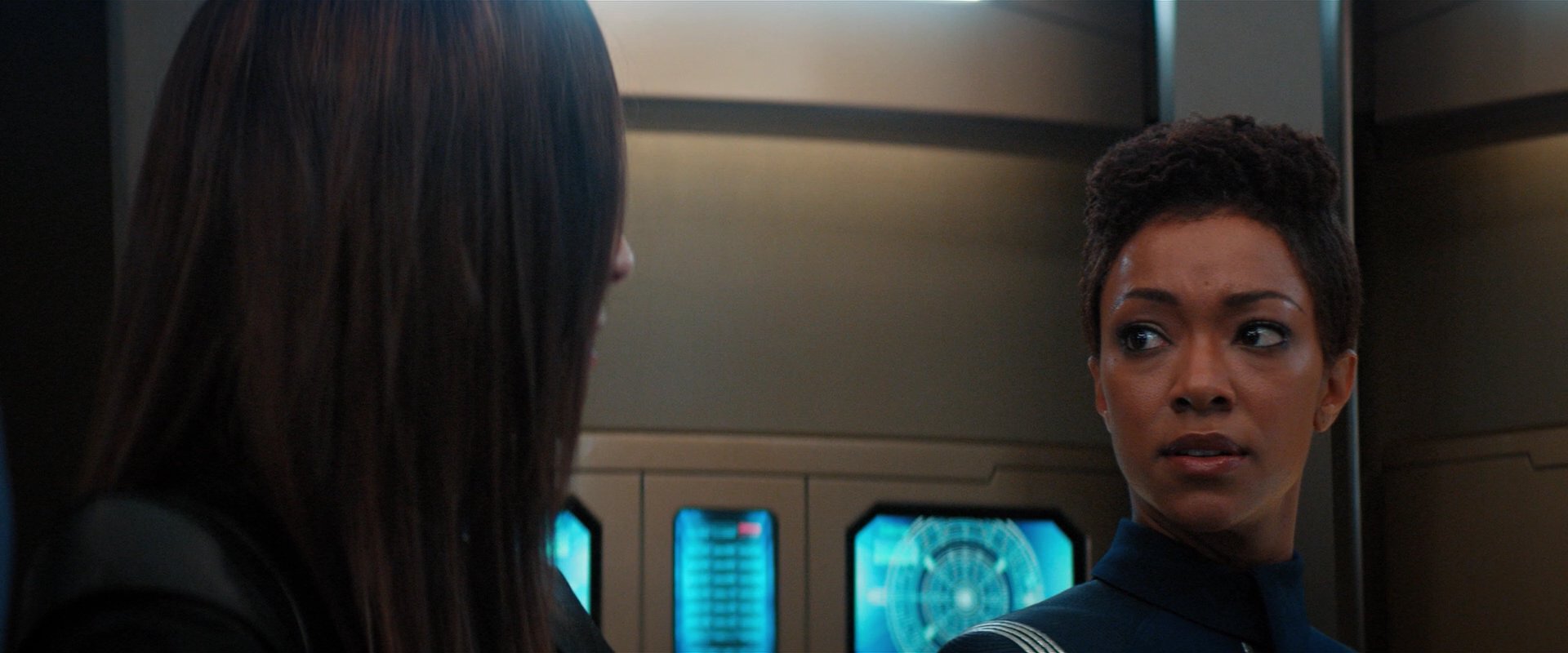 extant_StarTrekDiscovery_2x05-SaintsOfImperfection_01061.jpg